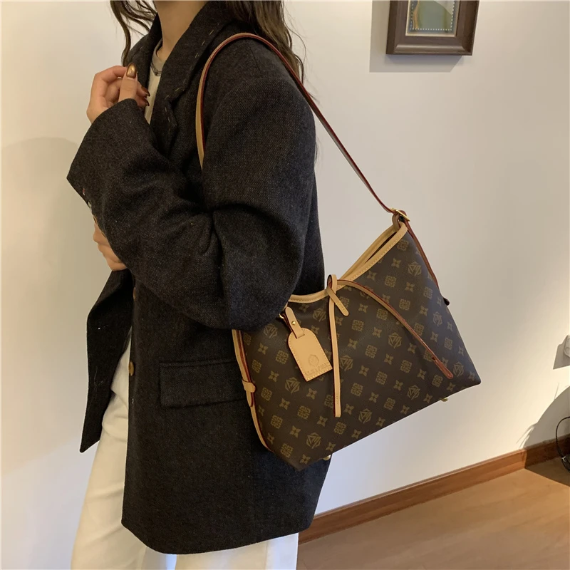 新款托特单肩斜挎时尚休闲百搭小众大空间女包托特包潮流凯瑞奥