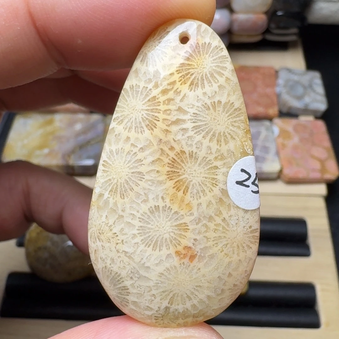 硅化玉未镶嵌纯天然色有机玉石保真色