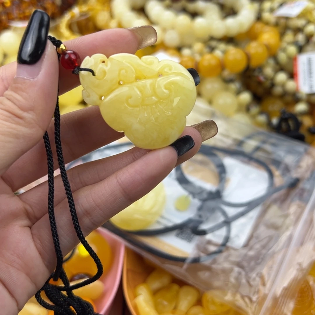 琥珀珠宝奇石未镶嵌