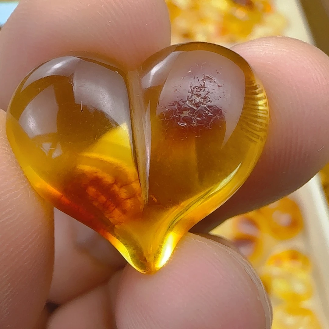 未镶嵌琥珀珠宝奇石带原皮克价20