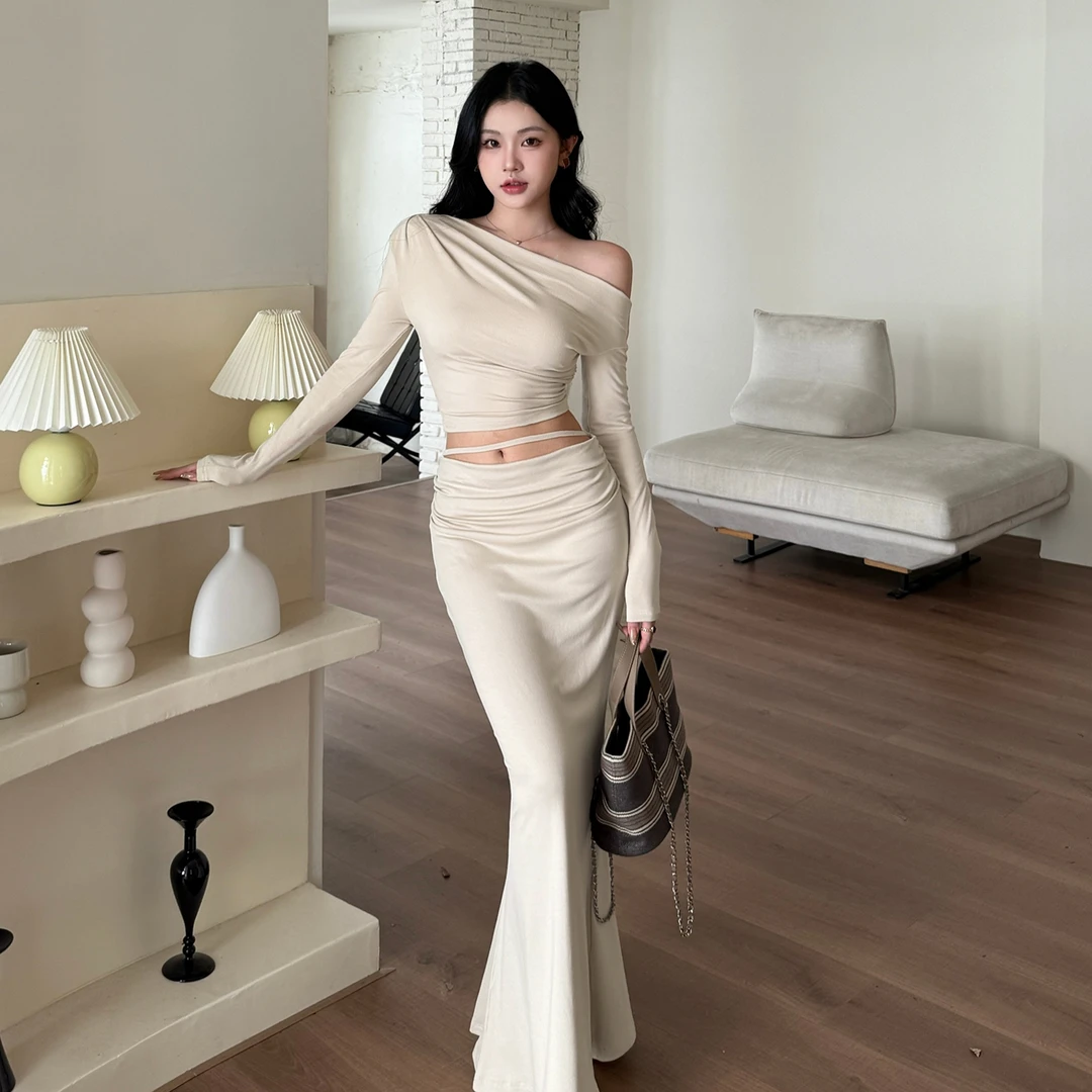 斜肩露腰长袖套装裙2025秋季新款轻熟风御姐气质包臀裙两件套