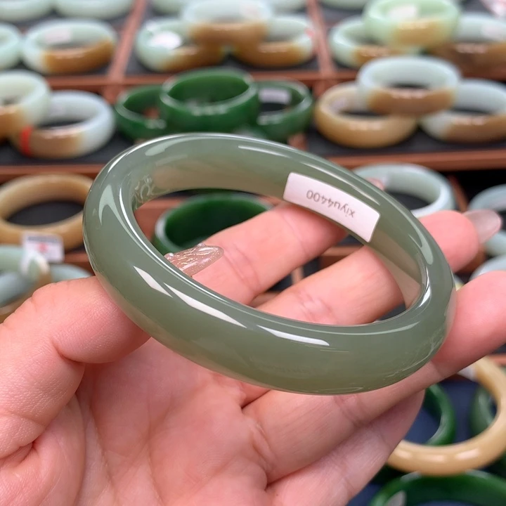 和田玉手镯未镶嵌6162圈口