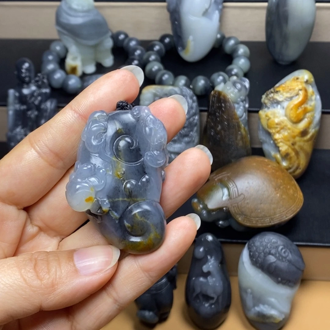 颈饰未镶嵌和田玉