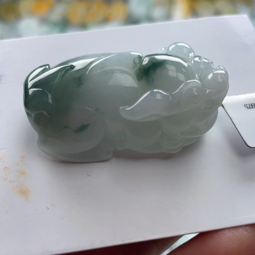 翡翠未镶嵌颈饰貔貅