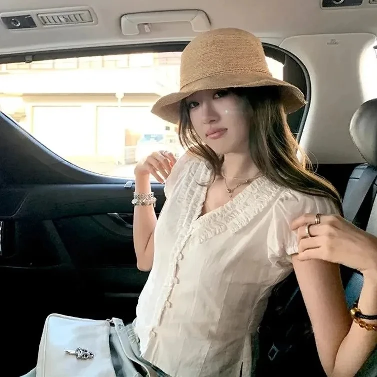 手工花边小衫女V领泡泡袖衬衣夏季新款纯色森系木耳边短款衬衫女