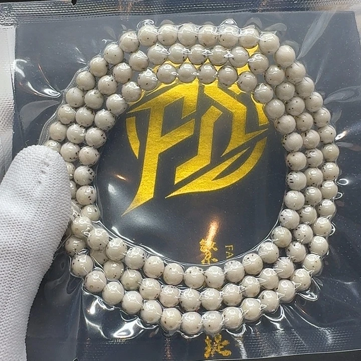 吊坠星月菩提212一物一图冰白通体龙蛋7圆108