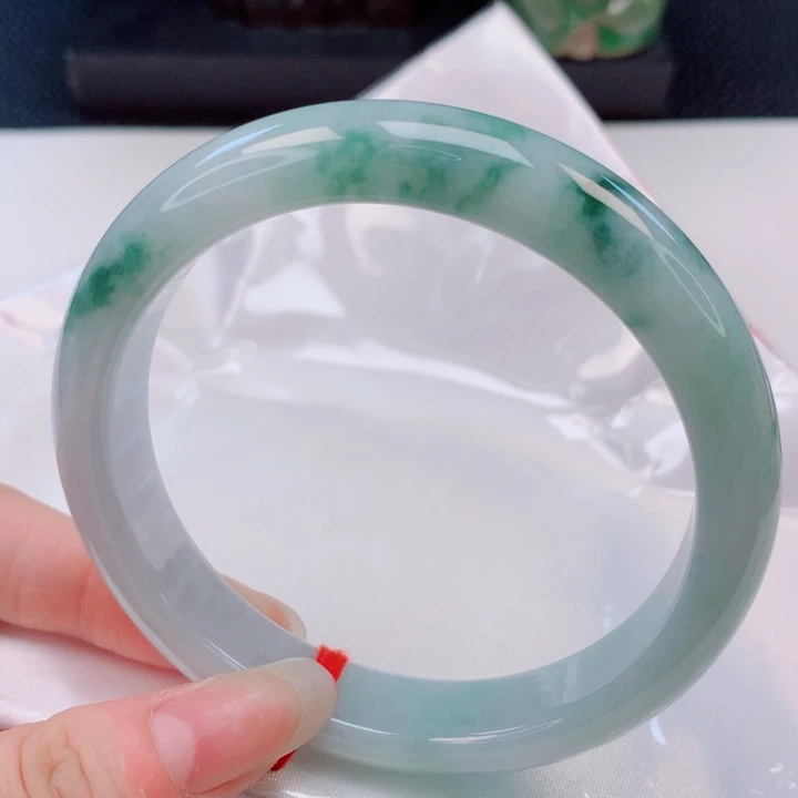 翡翠未镶嵌手镯63圈