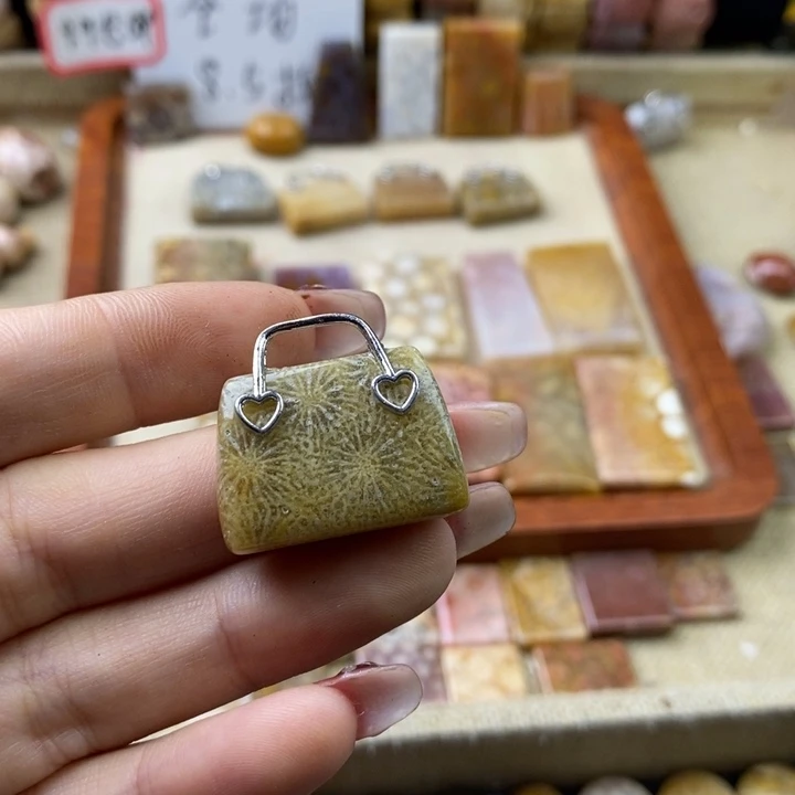 石英岩玉合金颈饰