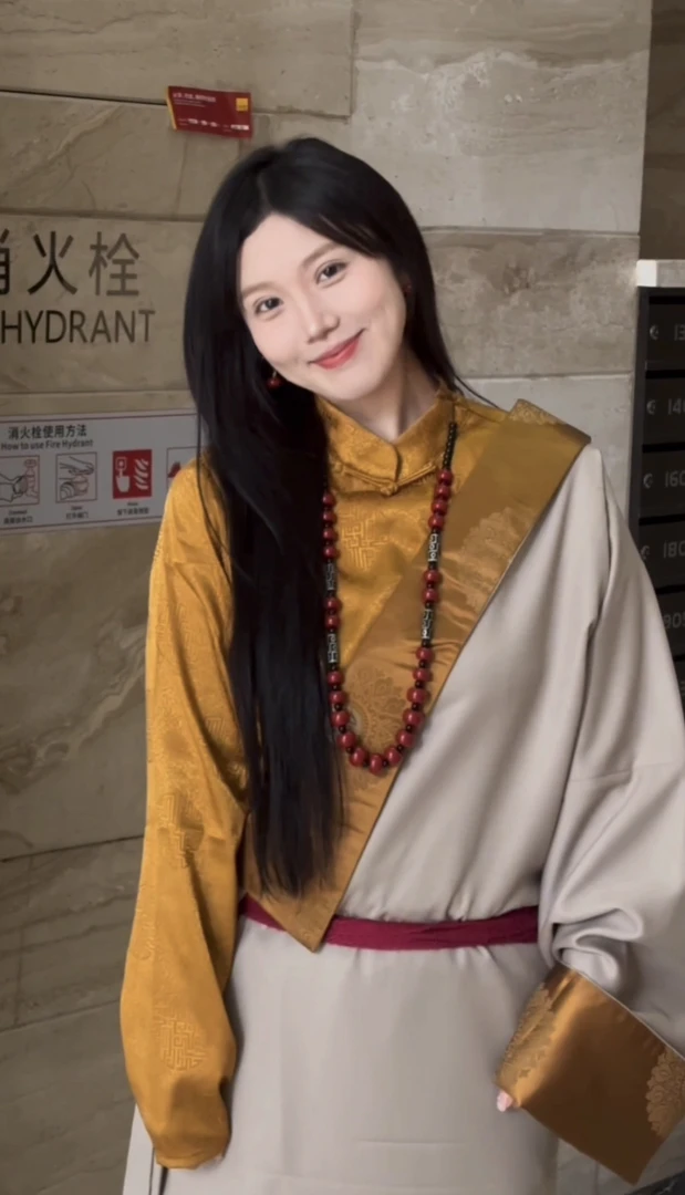 女士藏族服饰藏袍民族风格时尚套装