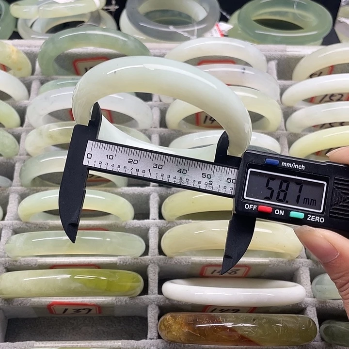 蛇纹石玉未镶嵌手镯139