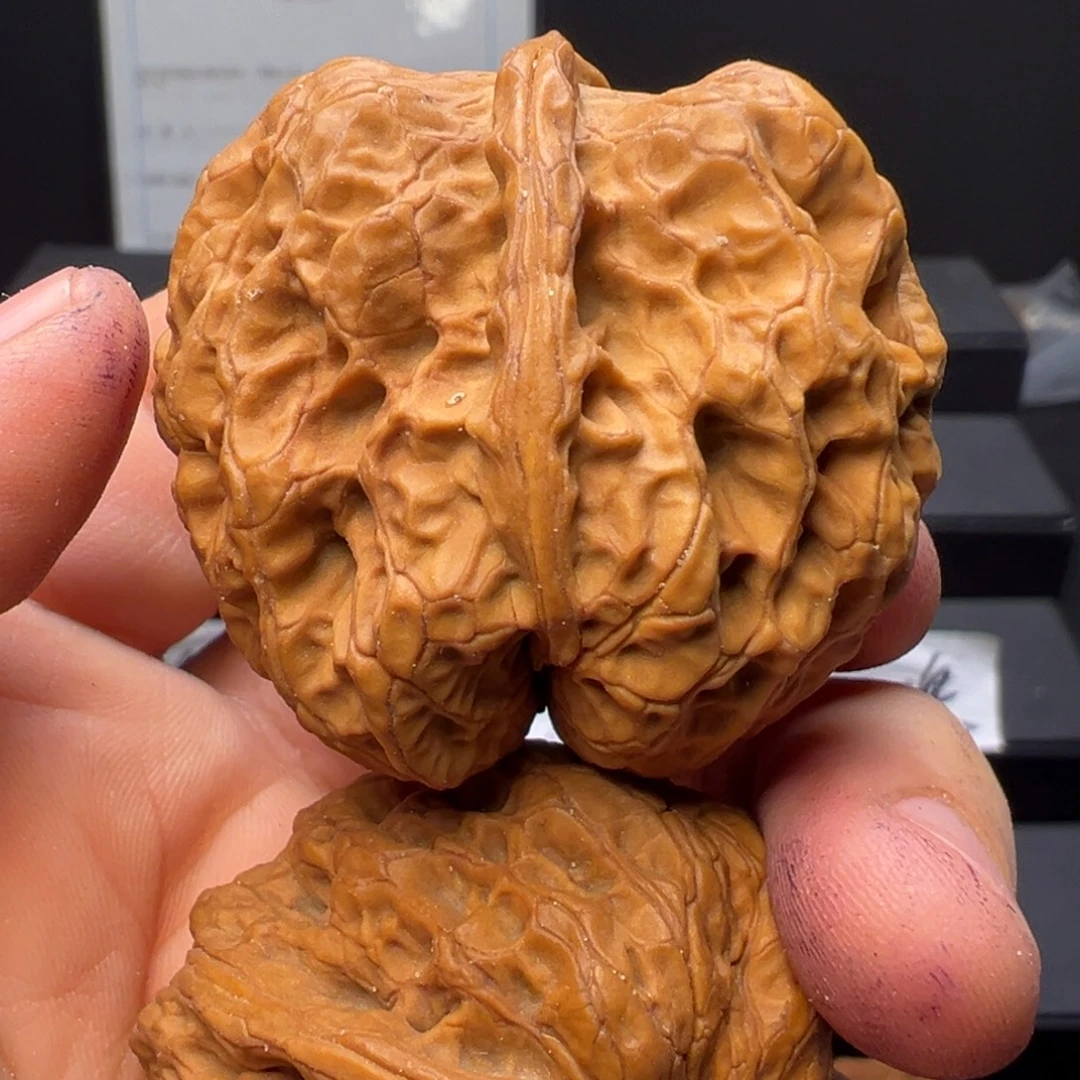 文玩核桃吊坠悬崖峭壁43mm