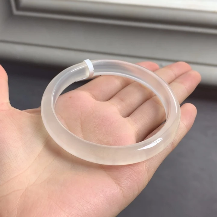 玛瑙/玉髓手镯未镶嵌小*.61圈 飘纹