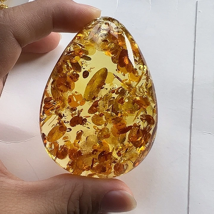 琥珀（花珀）颈饰未镶嵌