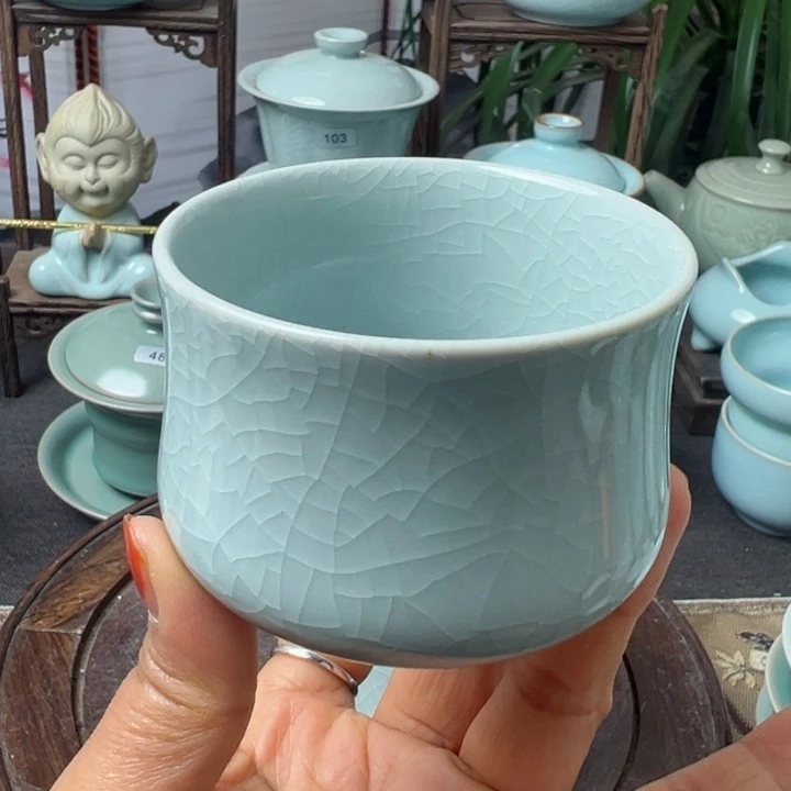 杯特**月白马蹄杯微瑕