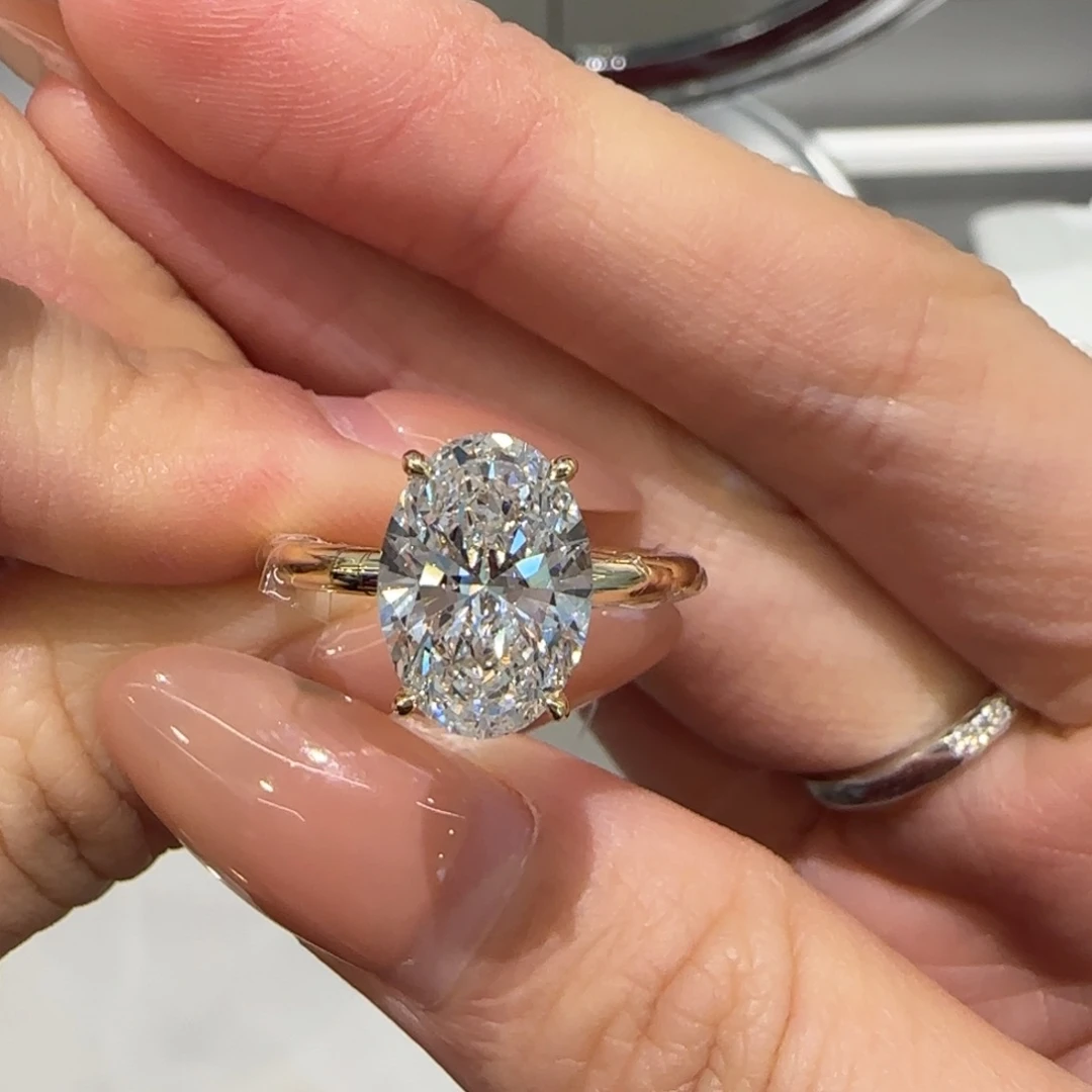 s***y18K金镶嵌实验室培育钻石3卡海莉椭圆