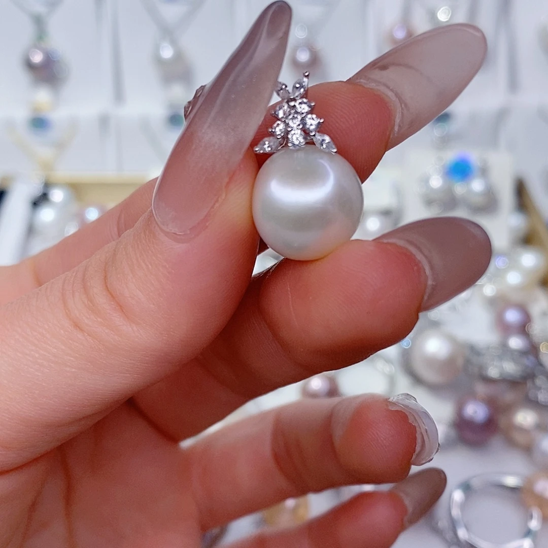 淡水珍珠吊坠(赠链)银S925镶嵌