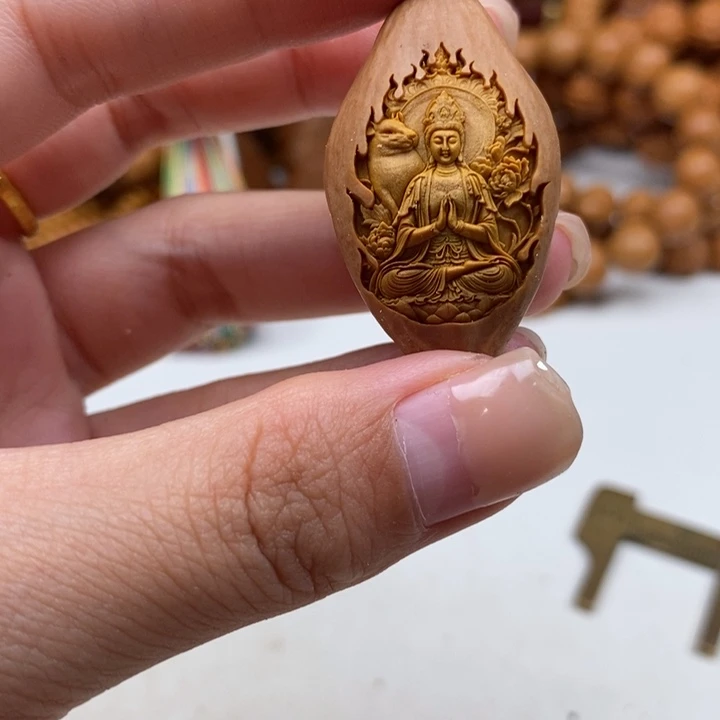 橄榄核吊坠鼠守护神