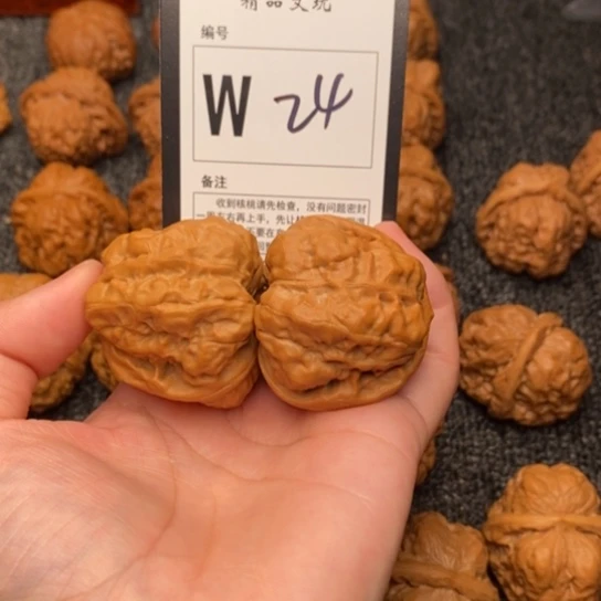 吊坠桃核渭****车我是第一百41