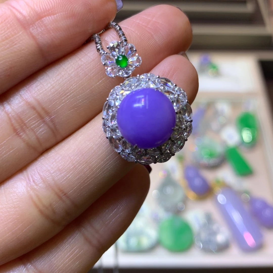 翡翠18K金镶嵌颈饰翡翠吊坠