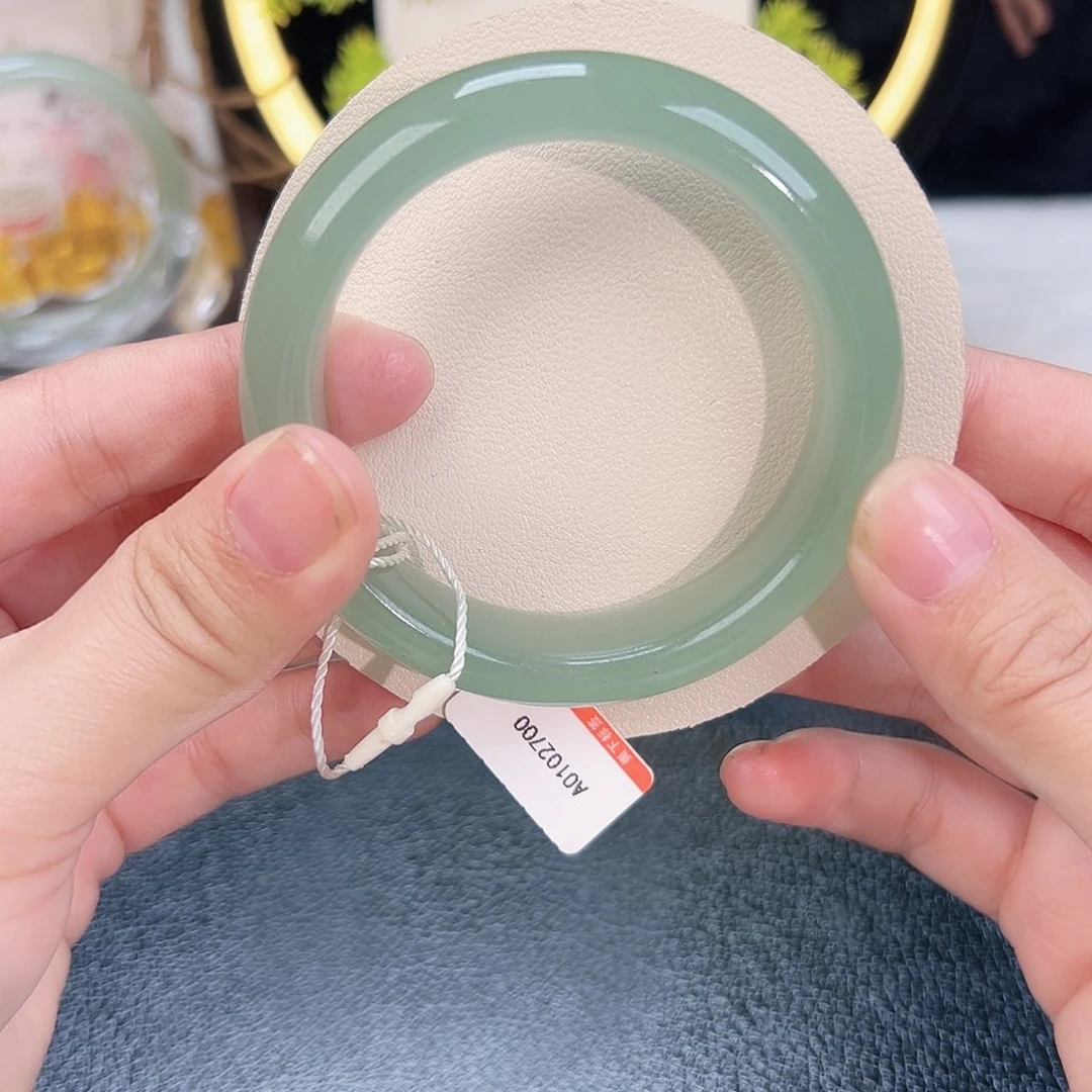 东陵石未镶嵌手镯