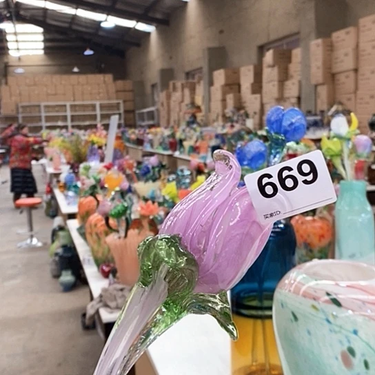 琉璃花瓶高50厘米宽6厘米