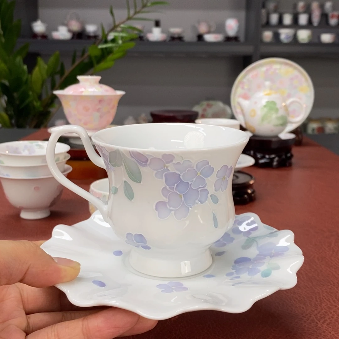 蓝雪花咖啡杯手绘