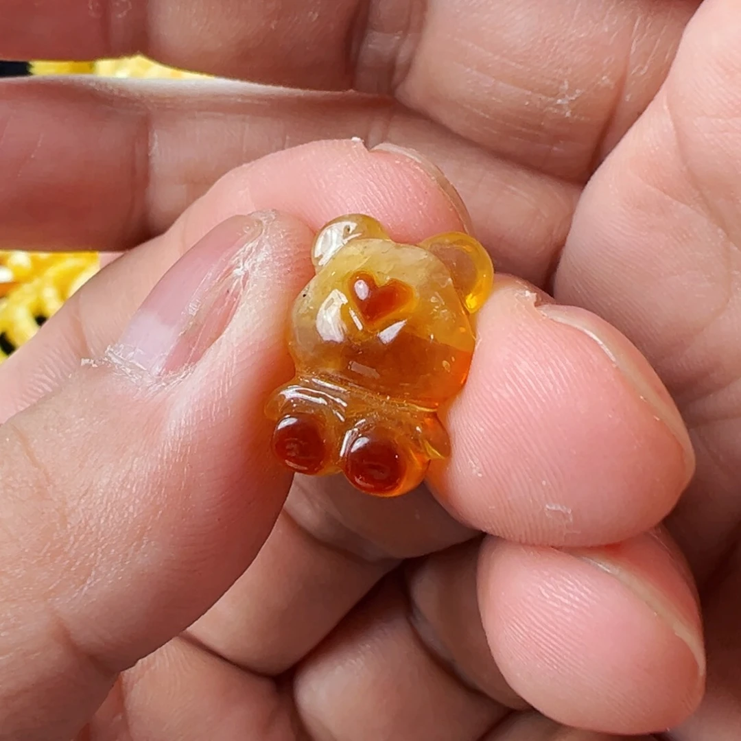 未镶嵌颈饰蜜蜡蜜蜡吊坠1.3克，开播福利