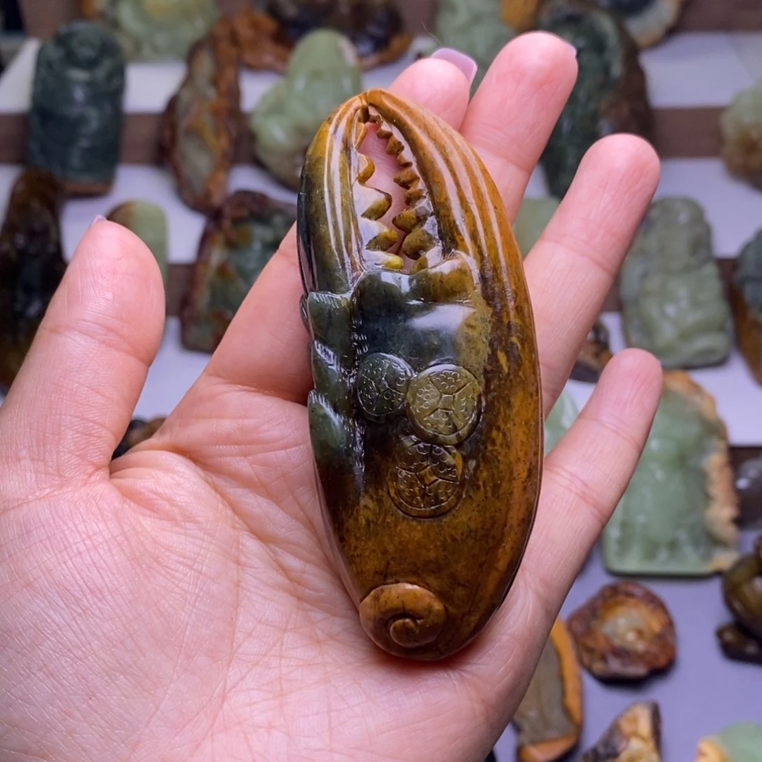 岫岩河磨玉（透闪石质玉）未镶嵌把件