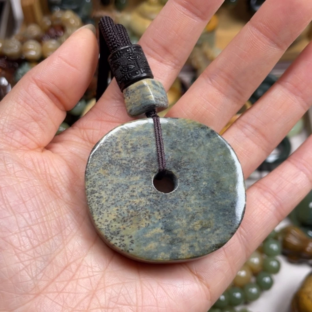 【闪购商品】岫岩河磨玉（透闪石质玉）未镶嵌把件