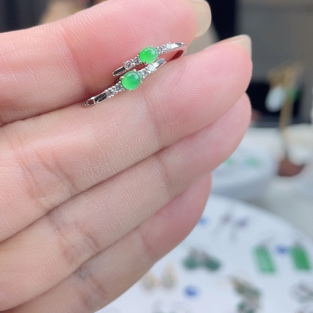 翡翠18K金镶嵌耳饰