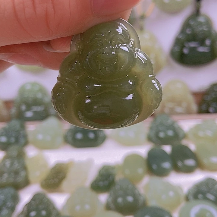 和田玉颈饰未镶嵌美**计