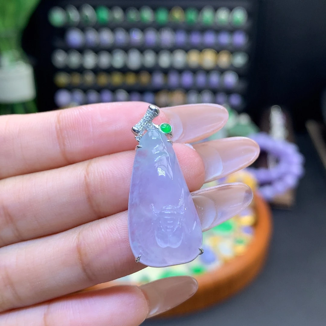 翡翠18K金镶嵌颈饰