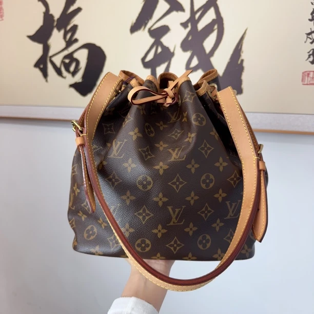 95新 LouisVuitton/路易威登 拉瑞苏/LV老花中古noe抽绳水桶