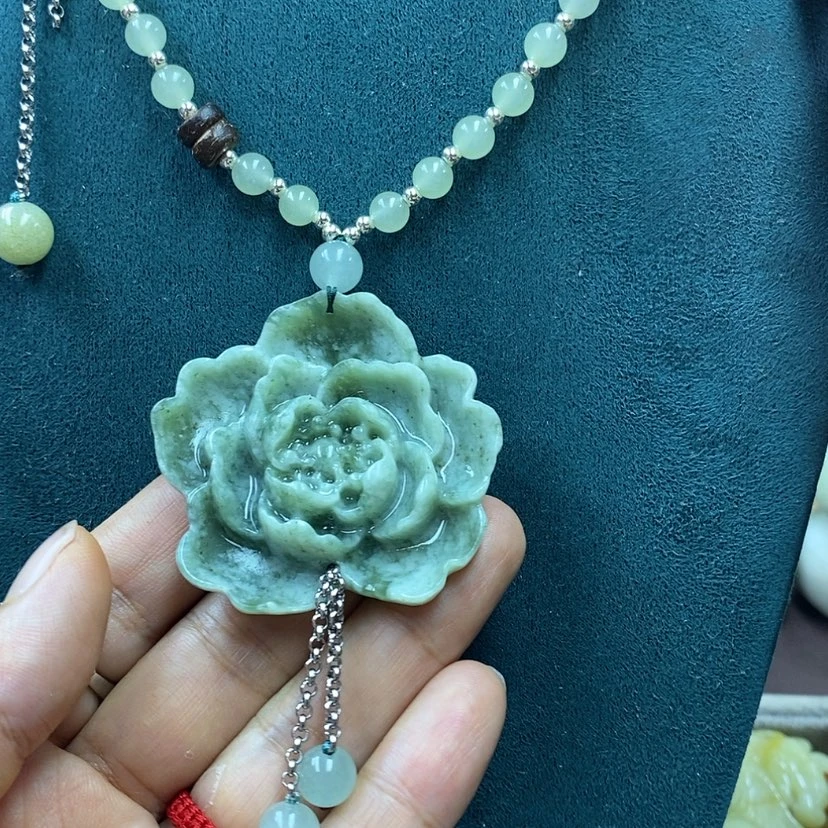 【闪购商品】蛇纹石玉未镶嵌吊坠