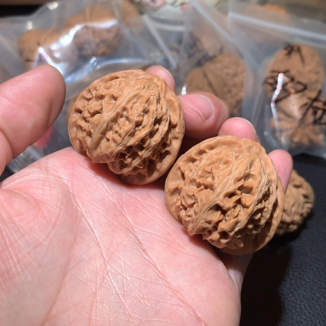 文玩核桃把件呵*?宫灯