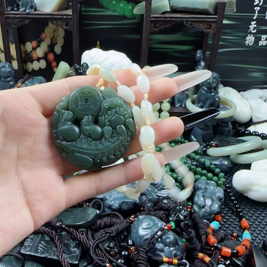 颈饰未镶嵌和田玉
