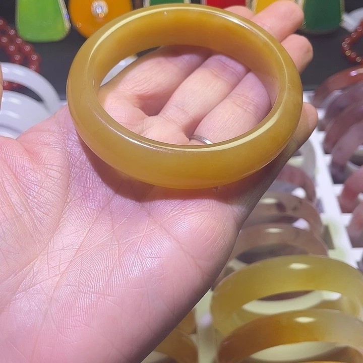 石英质玉未镶嵌手镯59