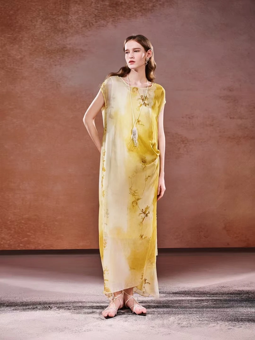 一着章海燕桑蚕丝度假设计款连衣裙