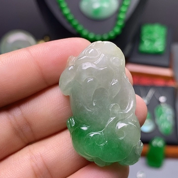 吊坠(赠链)未镶嵌翡翠