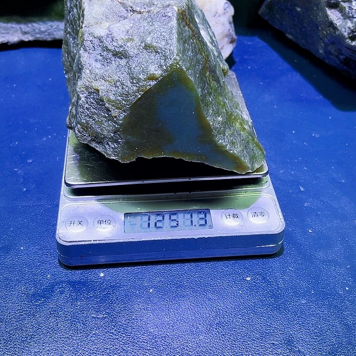 未镶嵌和田玉(糖玉)珠宝半成品