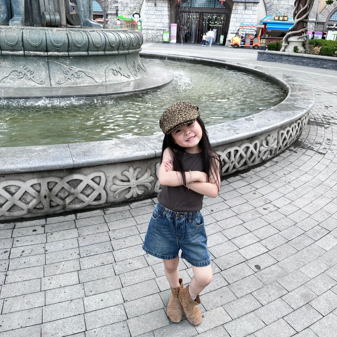 壹妈韩版童装女童夏季套装洋气儿童咖色吊带背心上衣蓝色牛仔短裤