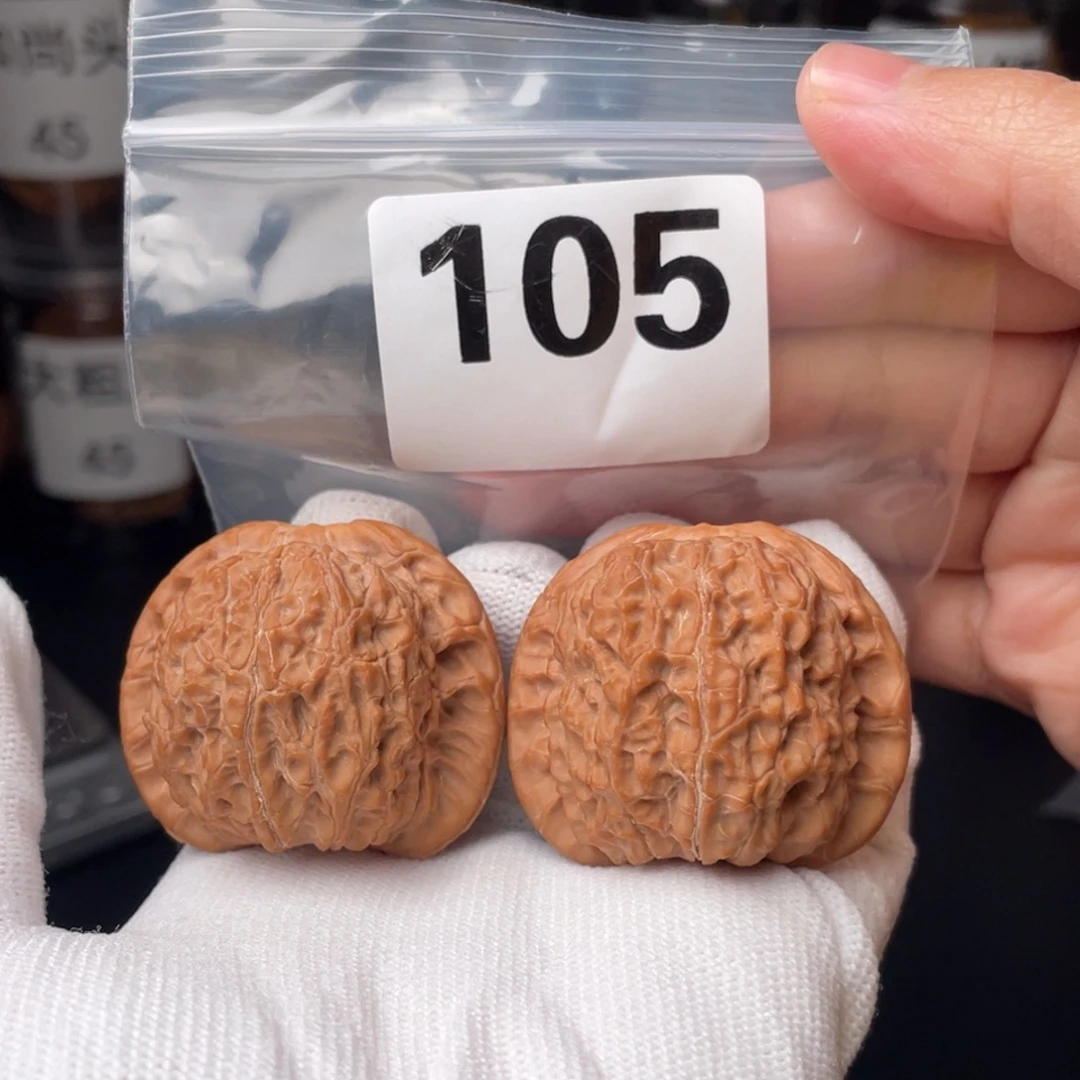 文玩核桃把件41血麒麟