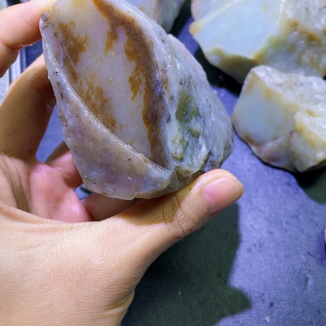 星***空和田玉未镶嵌珠宝半成品