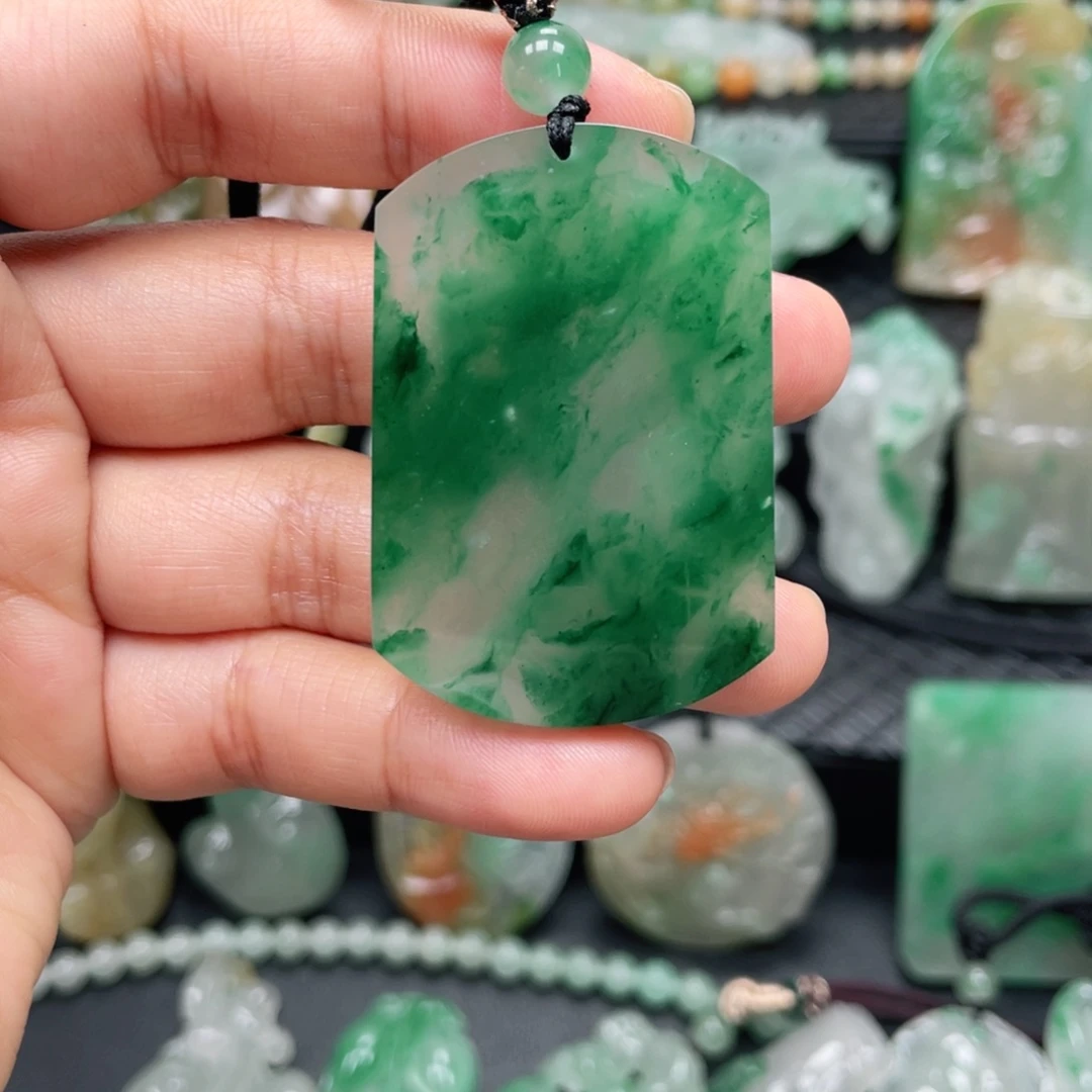 石英质玉未镶嵌颈饰