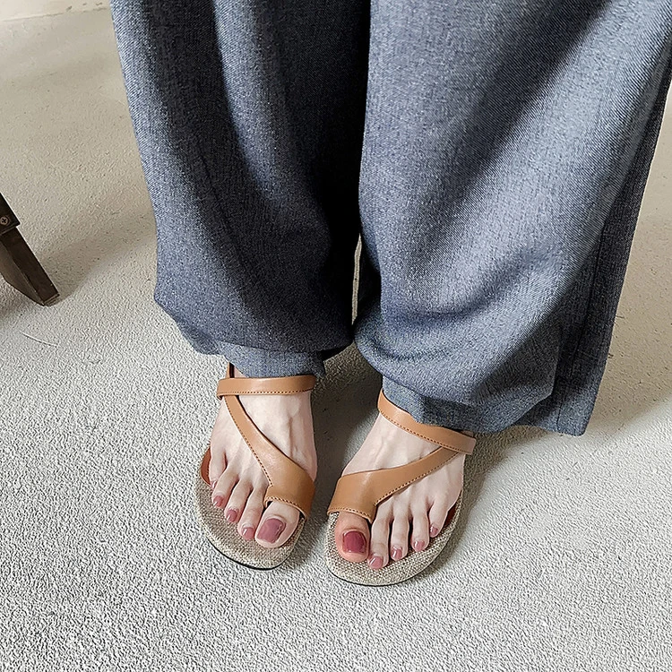 轻奢鞋子网红夏季防滑沙滩必备！ins风仙女范小众设计人字拖鞋，
