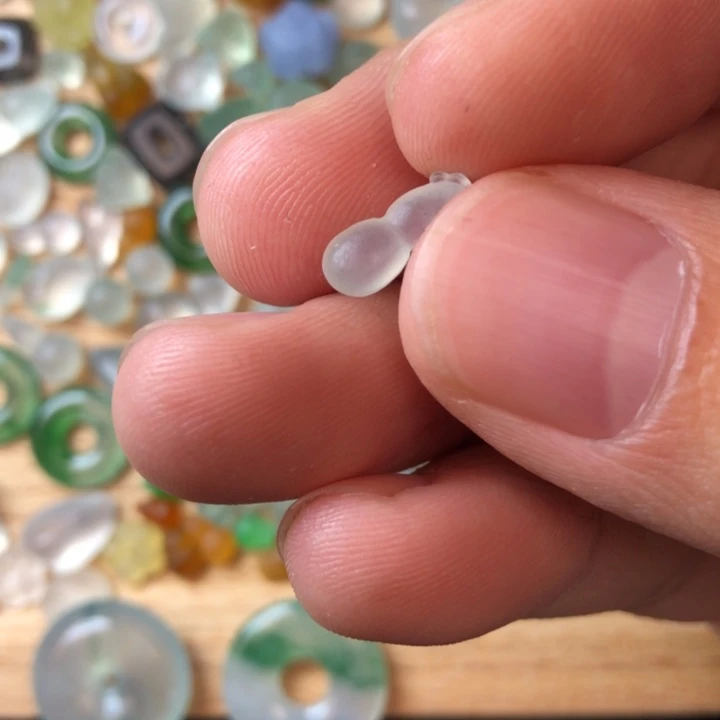 定制翡翠未镶嵌挂件