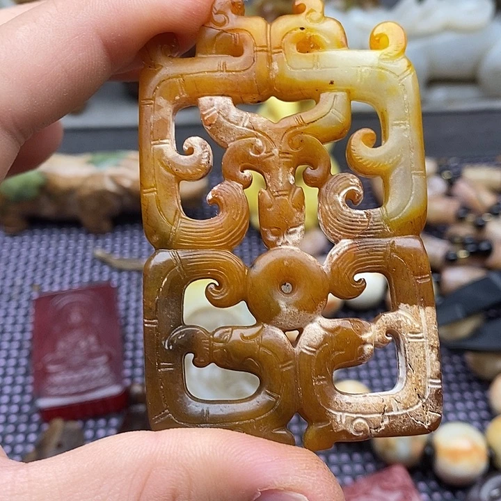 未镶嵌蛇纹石玉颈饰