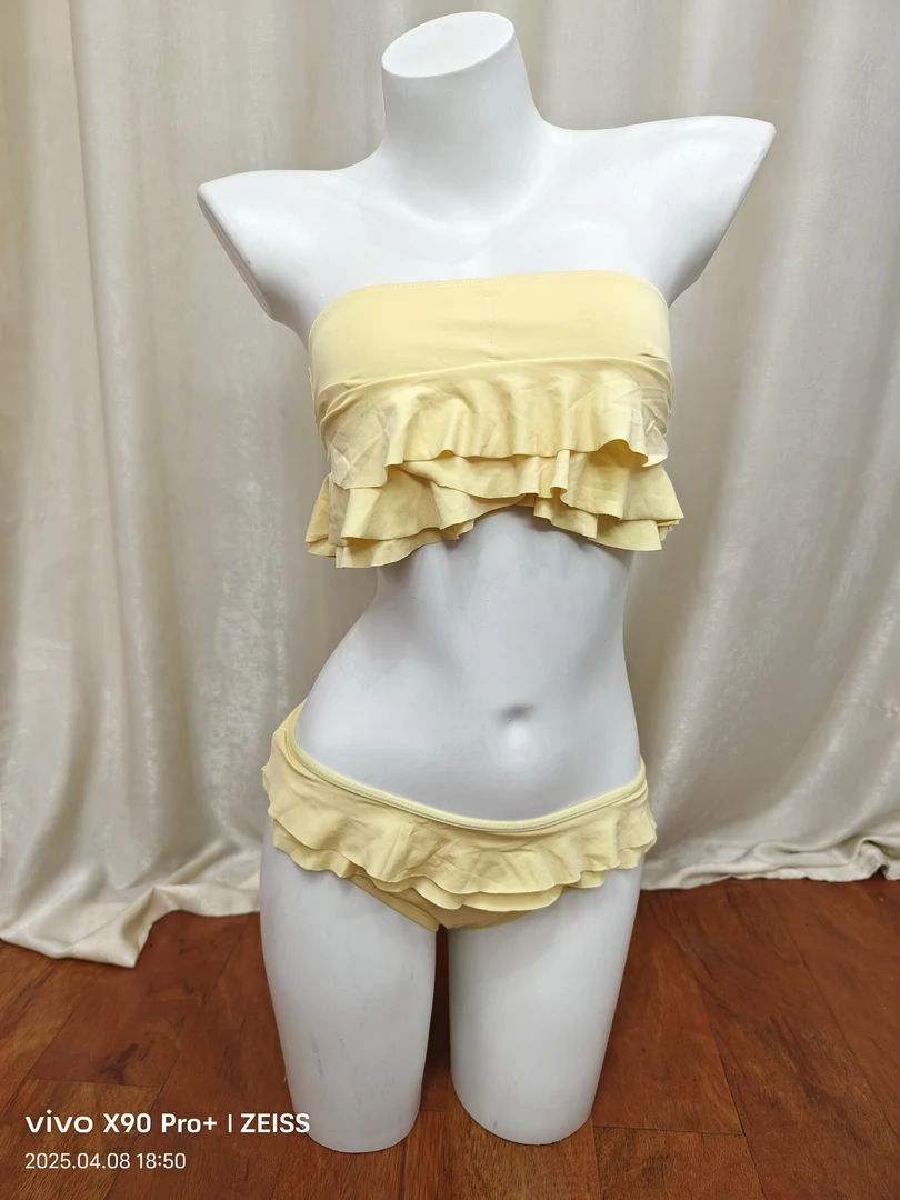 显白花边遮肉显瘦背心短裙没胸垫