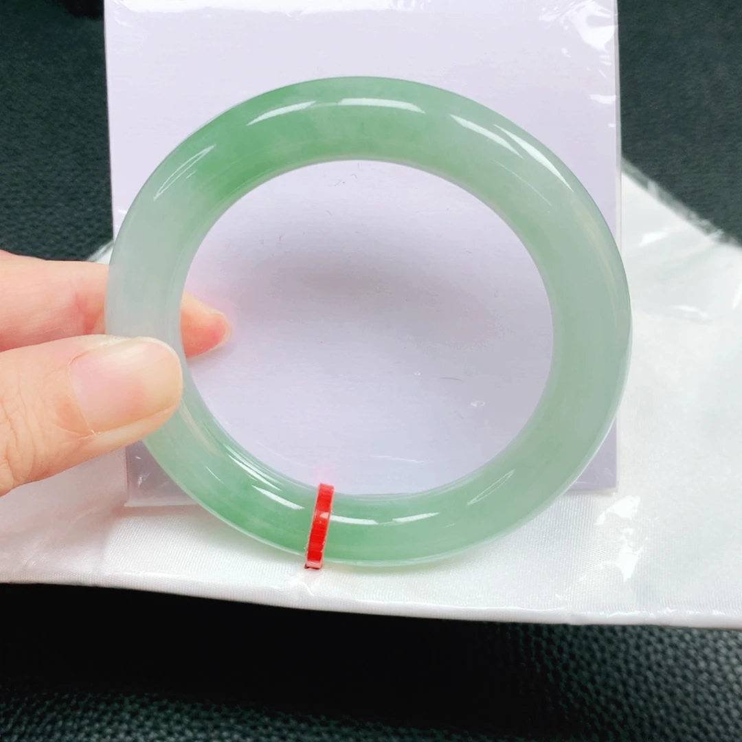 翡翠未镶嵌手镯54圈