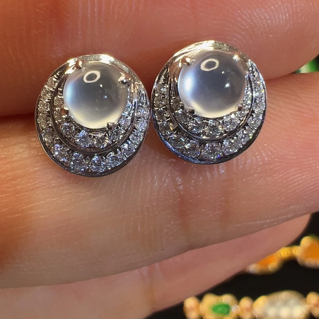 翡翠18K金镶嵌耳饰白冰蛋面